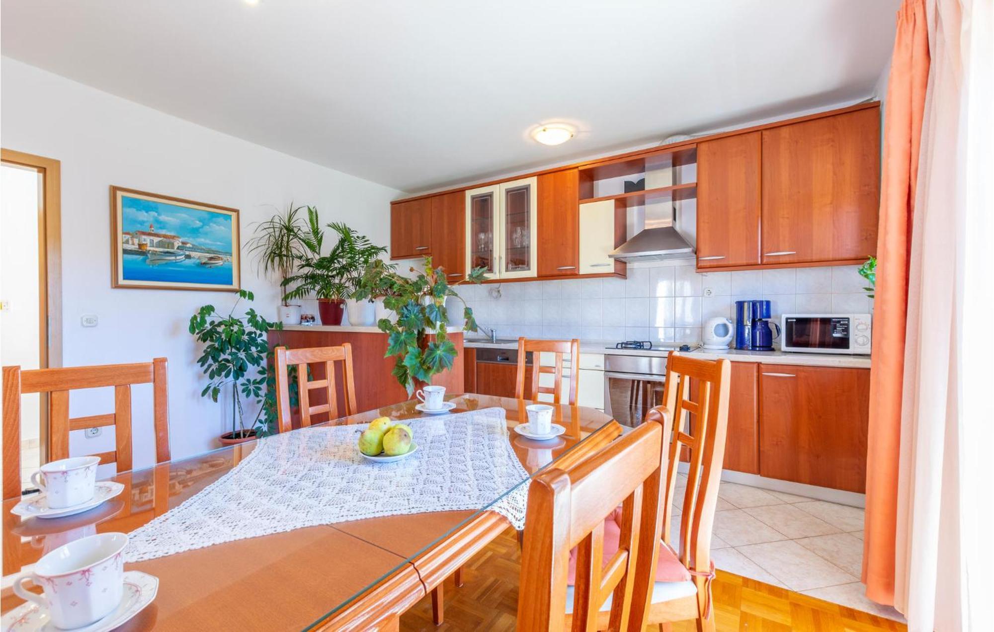 Lovely Apartment In Trogir With Kitchen Bagian luar foto